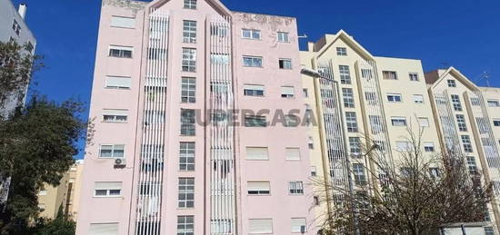 APARTAMENTO T1 - URMEIRAS, LOURES