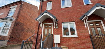 2 bed town house to rent