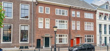 Plompetorengracht 20