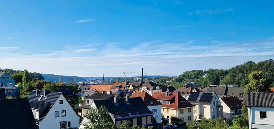 Schöne offene 2,5 Zimmerwohnung mit Balkon auf der Hubershöhe