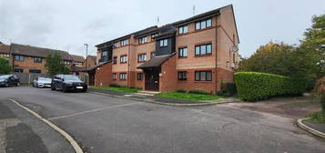 Flat to rent in Chasewood Avenue, Enfield EN2