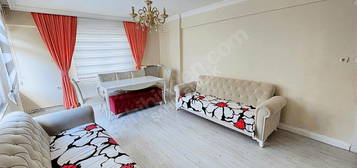 ŞAHİN EMLAKTAN SATILIK 2+1 ÇİFT BALKONLU 90 M² 1.KAT KÖŞE DAİRE