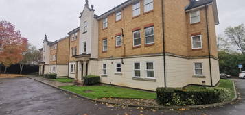 Flat to rent in Devonshire Avenue, Sutton SM2