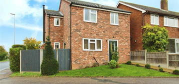 3 bedroom link detached house for sale