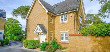 4 bed detached house for sale