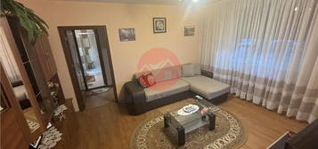 Apartament 2 camere, semidecomandat, lâng? Sala Polivalent? mobilat ?i