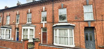 6 bedroom terraced house