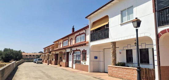 Casa en Oliva de Plasencia