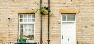 Terraced house to rent in Shroggs Vue Terrace, Halifax HX1