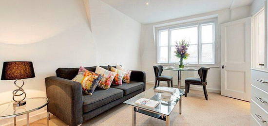 Studio to rent in Hill Street, Mayfair, London W1J