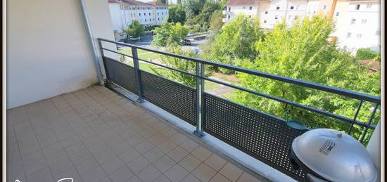 Appartement attique T5 de 117m2 avec 2 terrasses, 1 balcon et 2 garages fermés