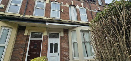 6 bedroom terraced house