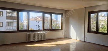 2.ULUS MERKEZİ LOKASYON BAKIMLI 150 M2 3+1 DAİRE