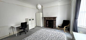 Flat to rent in Jesmond, Newcastle Upon Tyne NE2