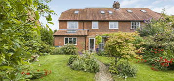 5 bedroom semi-detached house