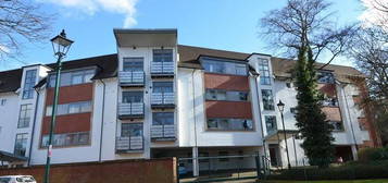 Flat to rent in Woodbrooke Grove, Birmingham B31