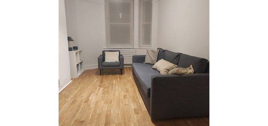 Flat to rent in London, London W1W