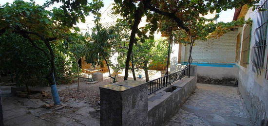 Casa adosada en calle Valencia en Zona de San Cayetano, Churriana de la Vega