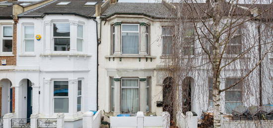 3 bed terraced house for sale