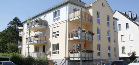 Es wird renoviert, 3 Zimmer, Balkon-Rabenstein!