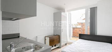 Studio to rent in Luminaire Apartments, Kilburn High Road NW6