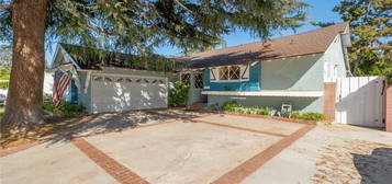 8944 Odessa Ave, North Hills, CA 91343