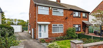 2 bed semi-detached house for sale