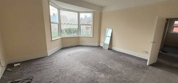 Flat to rent in Sea Road, Westgate-On-Sea CT8