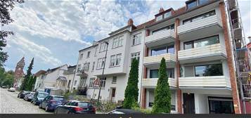 ANLAGE: Woltmershausen / Renovierte 2-Zimmer Wohnung mit zwei Balkonen + Garage