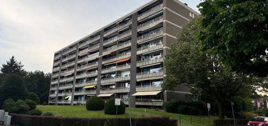 Schicke 3-Zimmer-Eigentumswohnung mit Balkon,Fahrstuhl und Garage in gepflegter Wohnanlage in Wald.