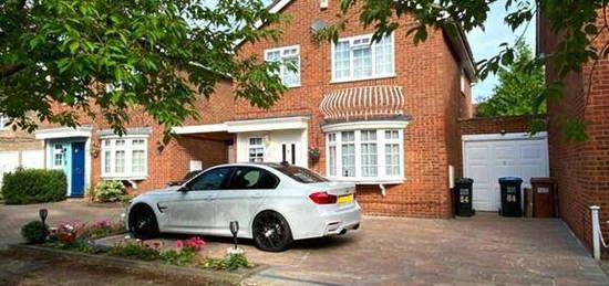 4 bedroom detached house