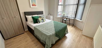 4 bed shared accommodation to rent