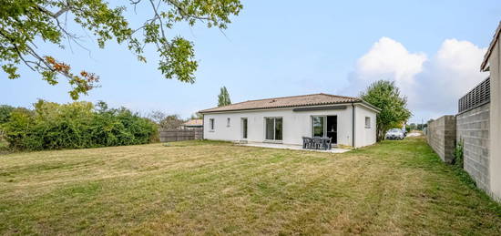 Maison de plain-pied  à vendre, 4 pièces, 3 chambres, 105 m²