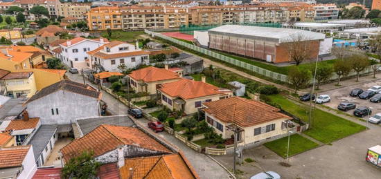 Venda 2 Casas Geminadas 3 e 4- Espinho