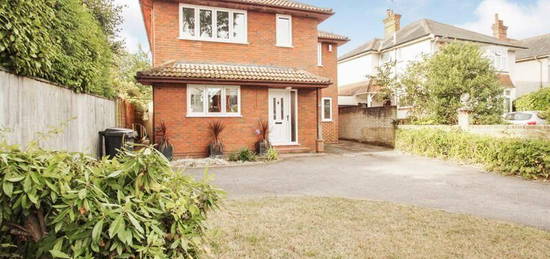 4 bedroom detached house