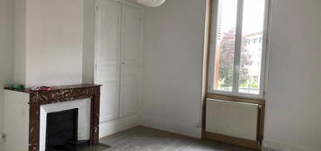 Appartement  à louer, 3 pièces, 2 chambres, 56 m²