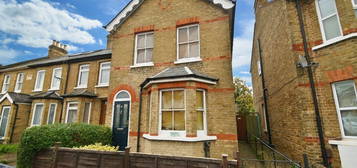 3 bed detached house to rent