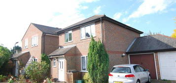 3 bed semi-detached house to rent