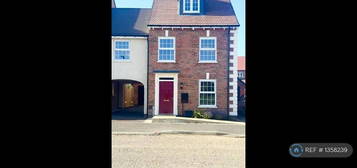 3 bedroom detached house