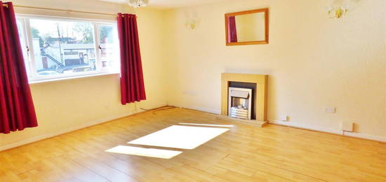 Flat to rent in The Square, Stamford Bridge, York YO41