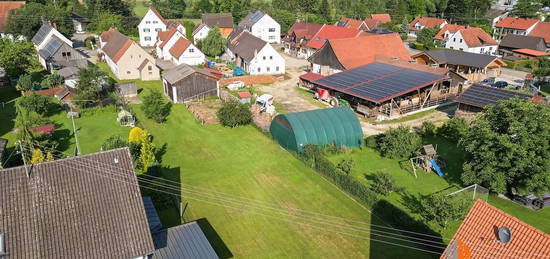 *** Leerstehendes EFH mit Grundstück und Bauplätzen für 2 weitere EFH oder DHH ***