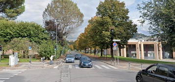 Bergamo appartamento con balcone