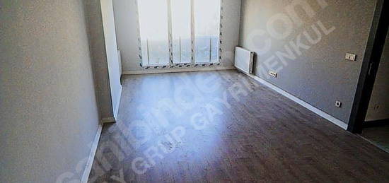 MERDAN CADDE SİTESİNDE SATILIK 2+1 DAİRE