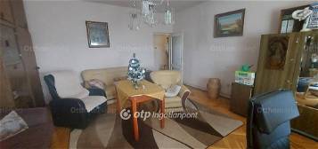 Debreceni eladó lakás, 2 szobás, 73 négyzetméteres