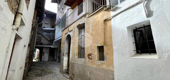 CASA DI CORTE A SAGLIANO MICCA