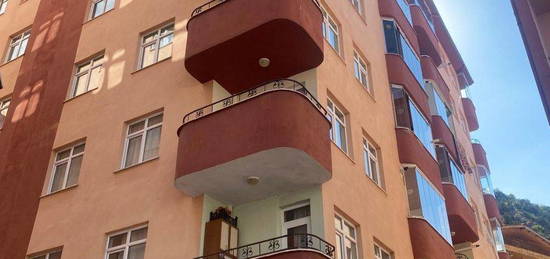 KARIYAKA MH. GEN 3 CEPHE 3 KAPALI BALKON