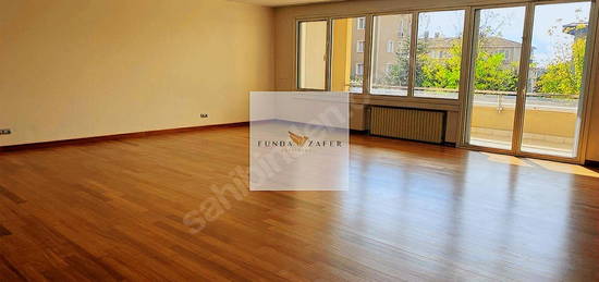 Etiler Maya Residance' de 289m2 Kiralık 4+1 Daire