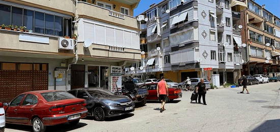 Gemlik kumlada mükemmel konumda 2+1 köşe çift balkonlu daire