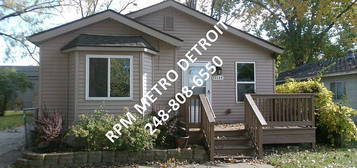 11139 Ziegler St, Taylor, MI 48180