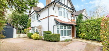 6 bedroom semi-detached house